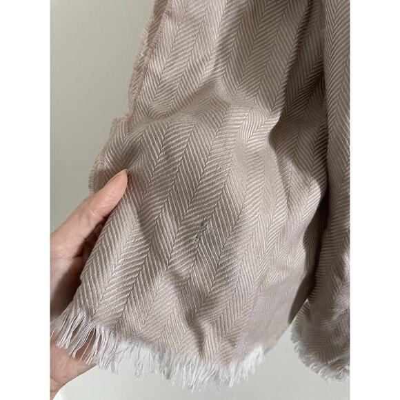 Harrods of London Scarf 100% Merino Wool Soft Long Light Brown Cream - Picture 3 of 8